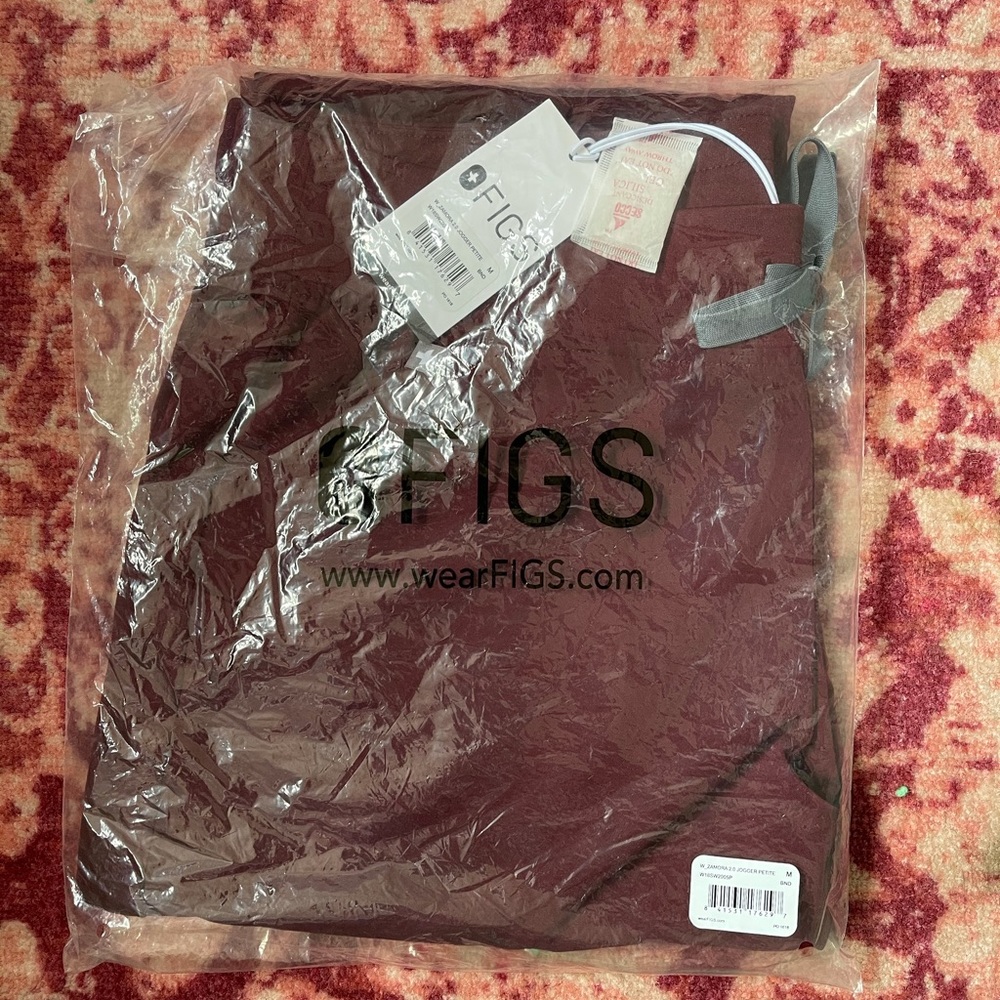 NWT Figs Zamora Jogger Cranberry M/P